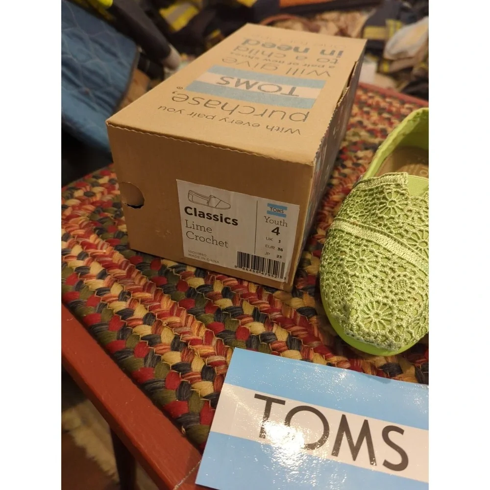 Brand New & Authentic TOMS Classics Shoes Size Youth 4 Lime‎ Crochet NIB *READ*